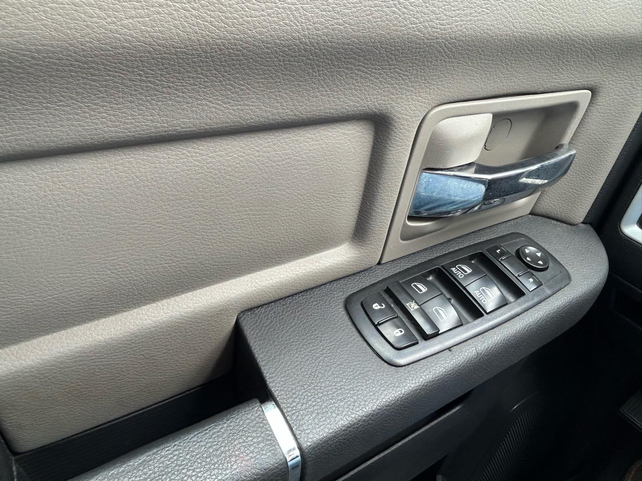 RAM 1500 SLT Quad Cab 4WD 2012