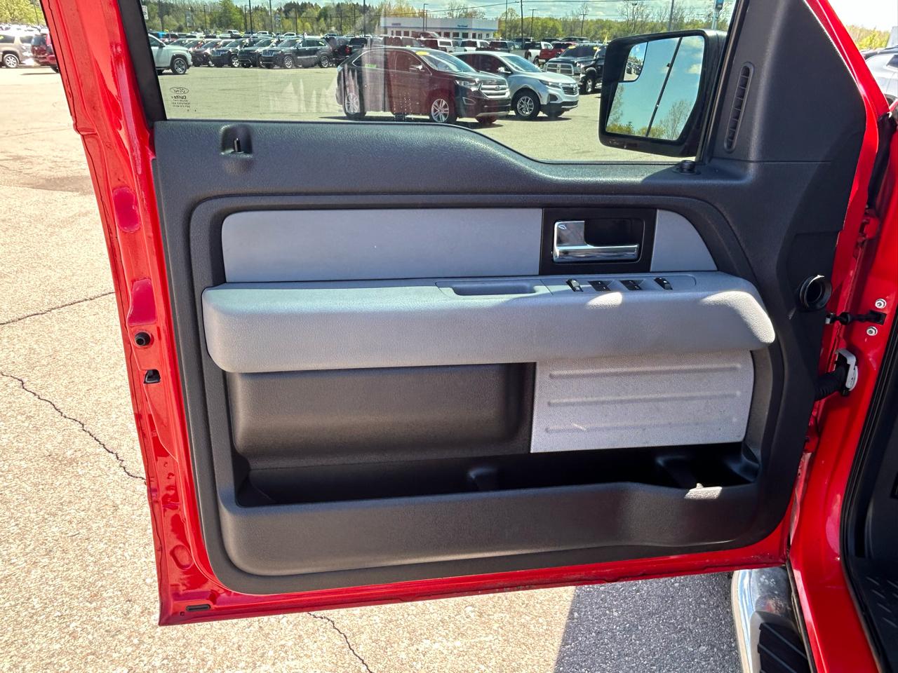 Ford F-150 4WD SuperCrew 150" XLT 2014