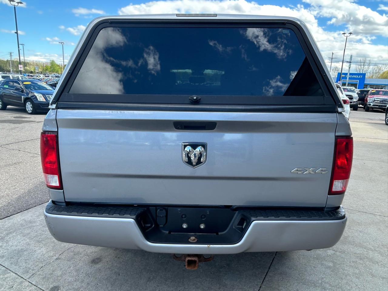 RAM 1500 Classic Tradesman Quad Cab 4WD 2020
