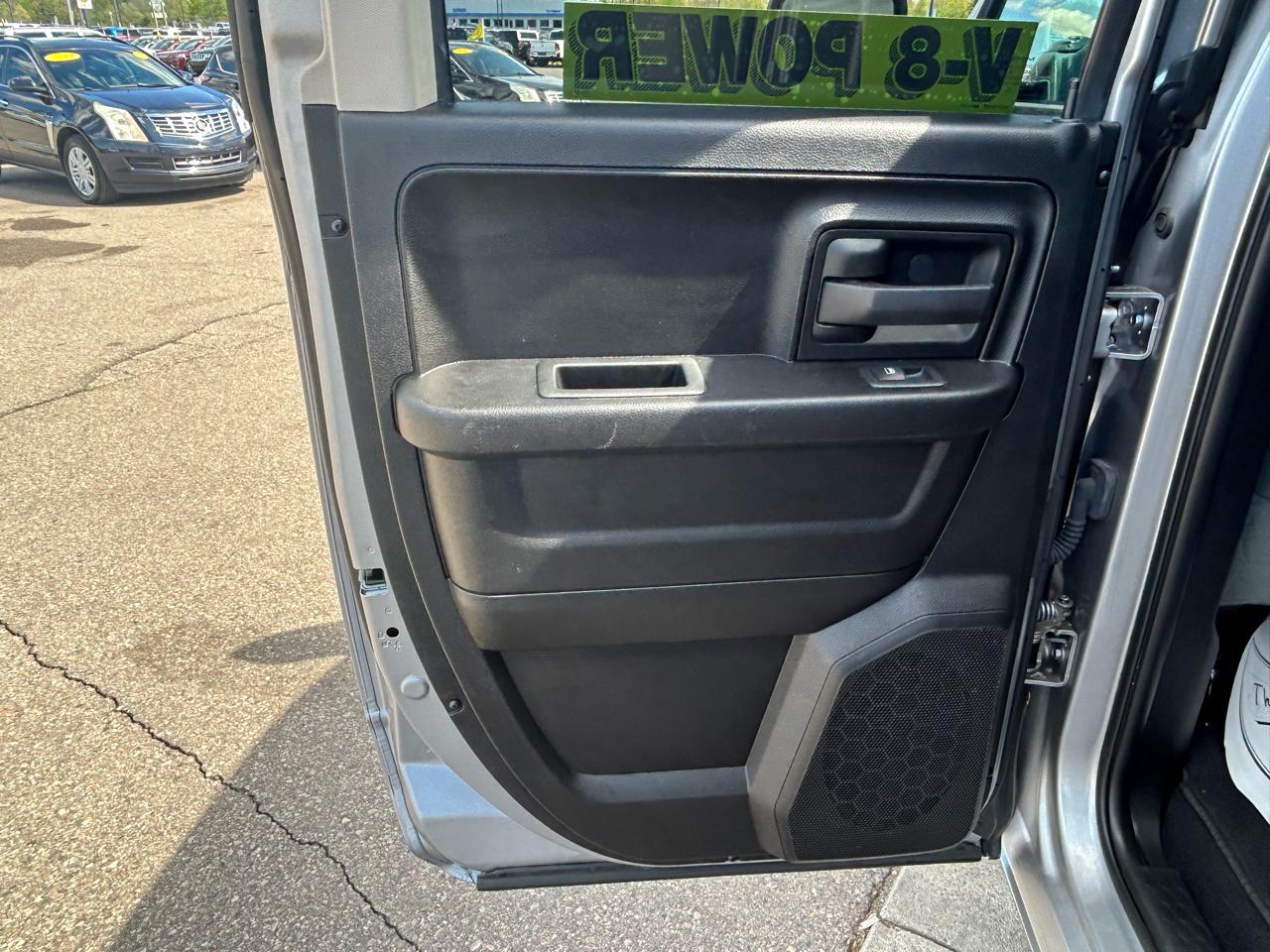 RAM 1500 Classic Tradesman Quad Cab 4WD 2020