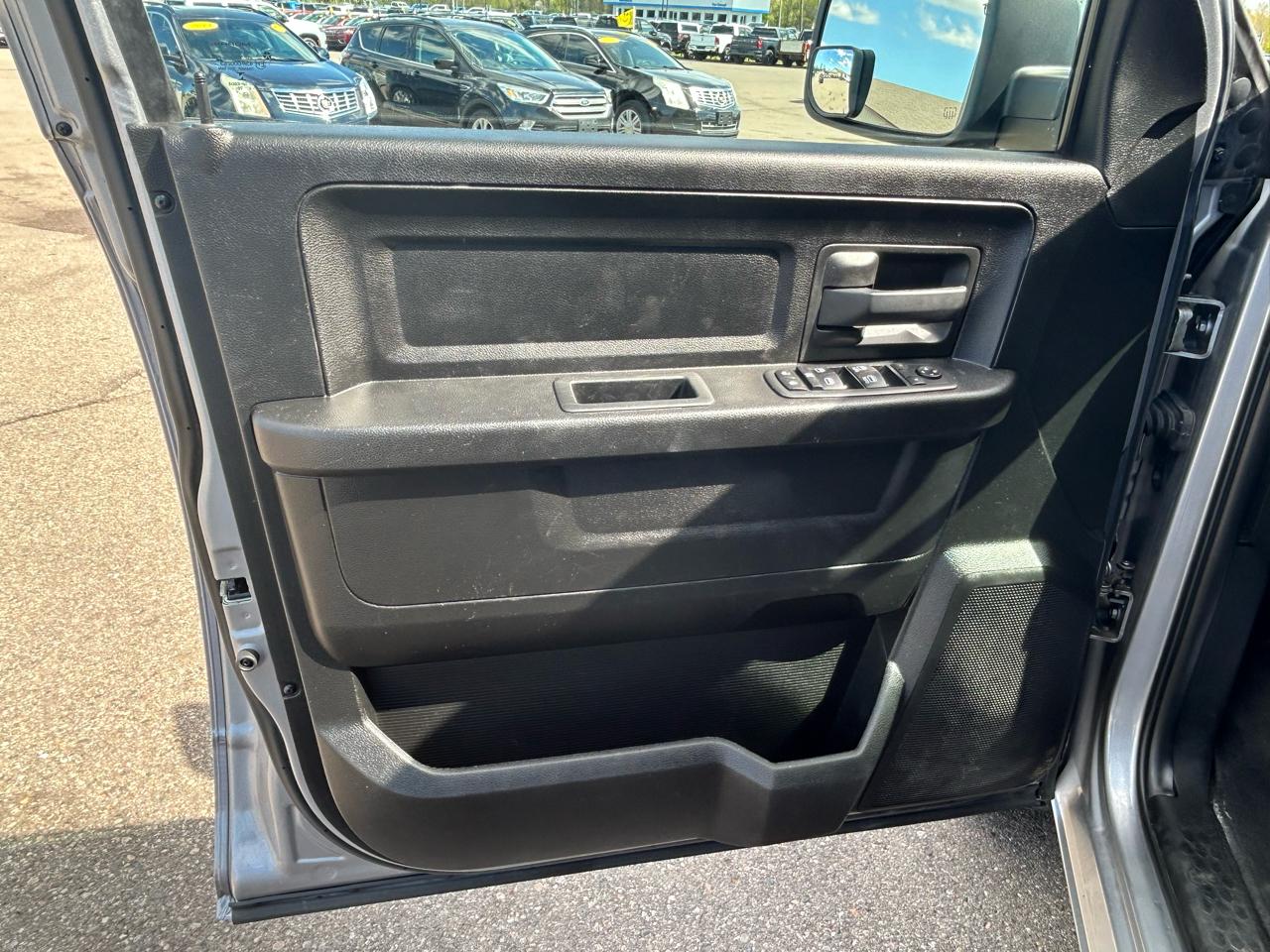 RAM 1500 Classic Tradesman Quad Cab 4WD 2020