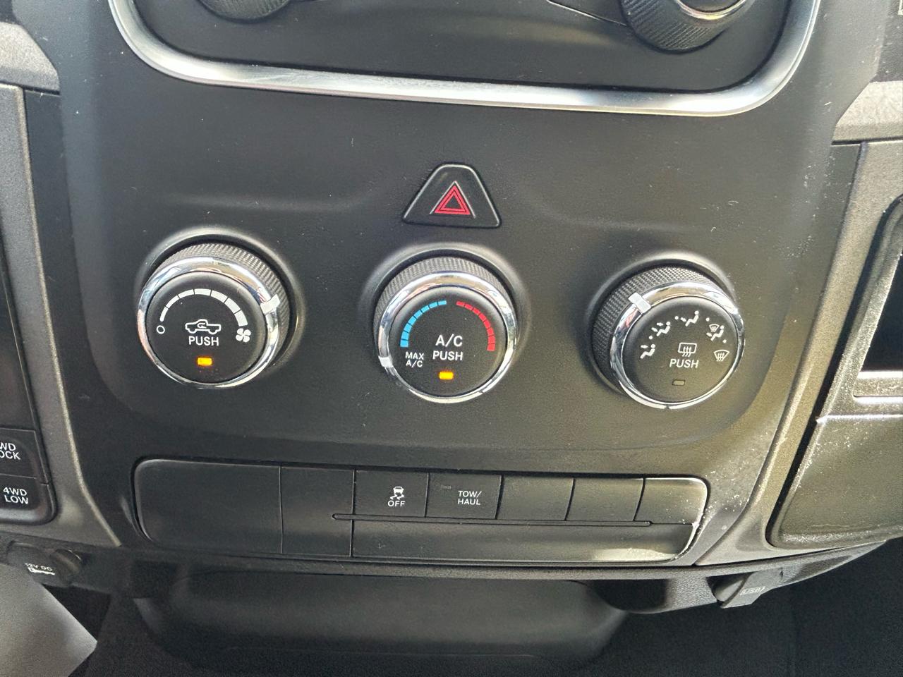 RAM 1500 Classic Tradesman Quad Cab 4WD 2020