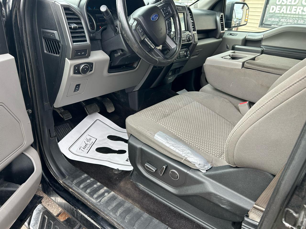 Ford F-150 4WD SuperCrew 139" XLT 2017