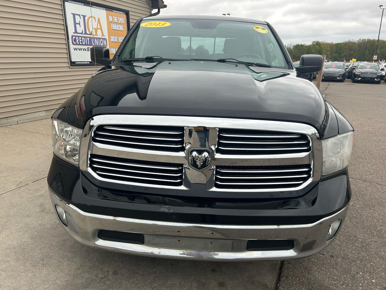 RAM 1500 SLT Crew Cab SWB 4WD 2013