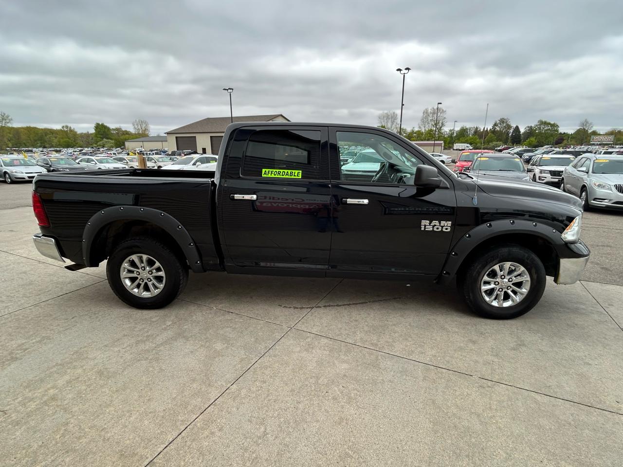 RAM 1500 SLT Crew Cab SWB 4WD 2013