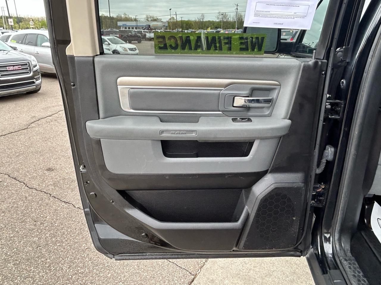 RAM 1500 SLT Crew Cab SWB 4WD 2013