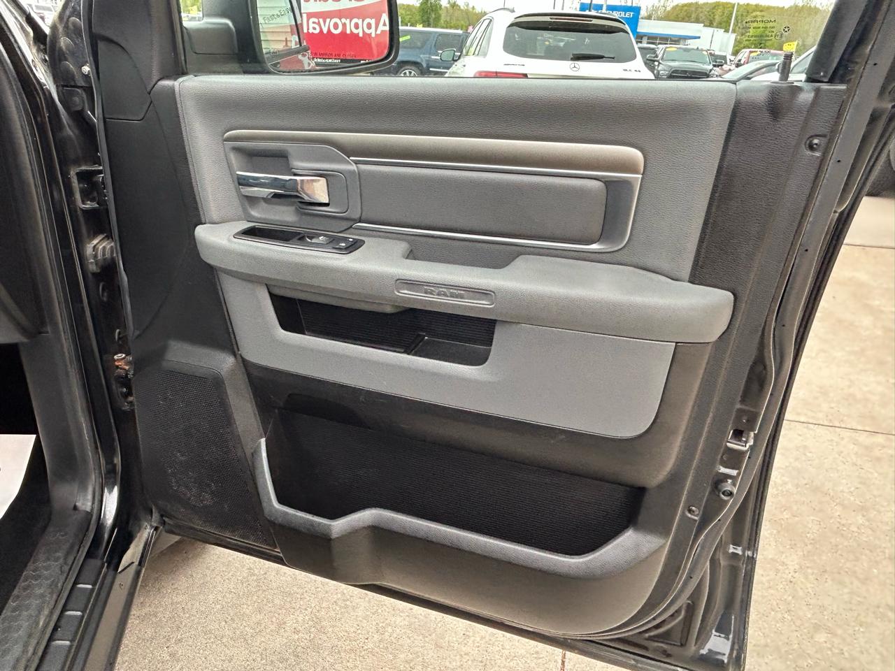 RAM 1500 SLT Crew Cab SWB 4WD 2013