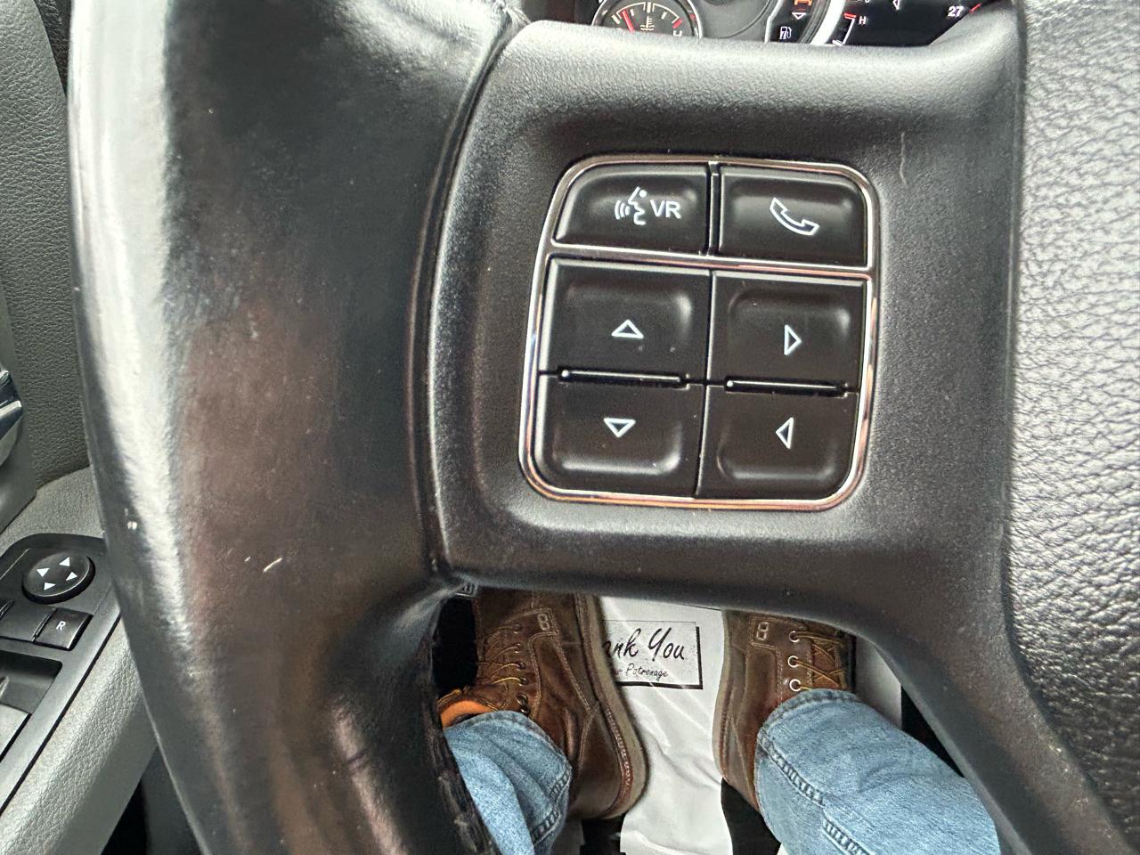 RAM 1500 SLT Crew Cab SWB 4WD 2013