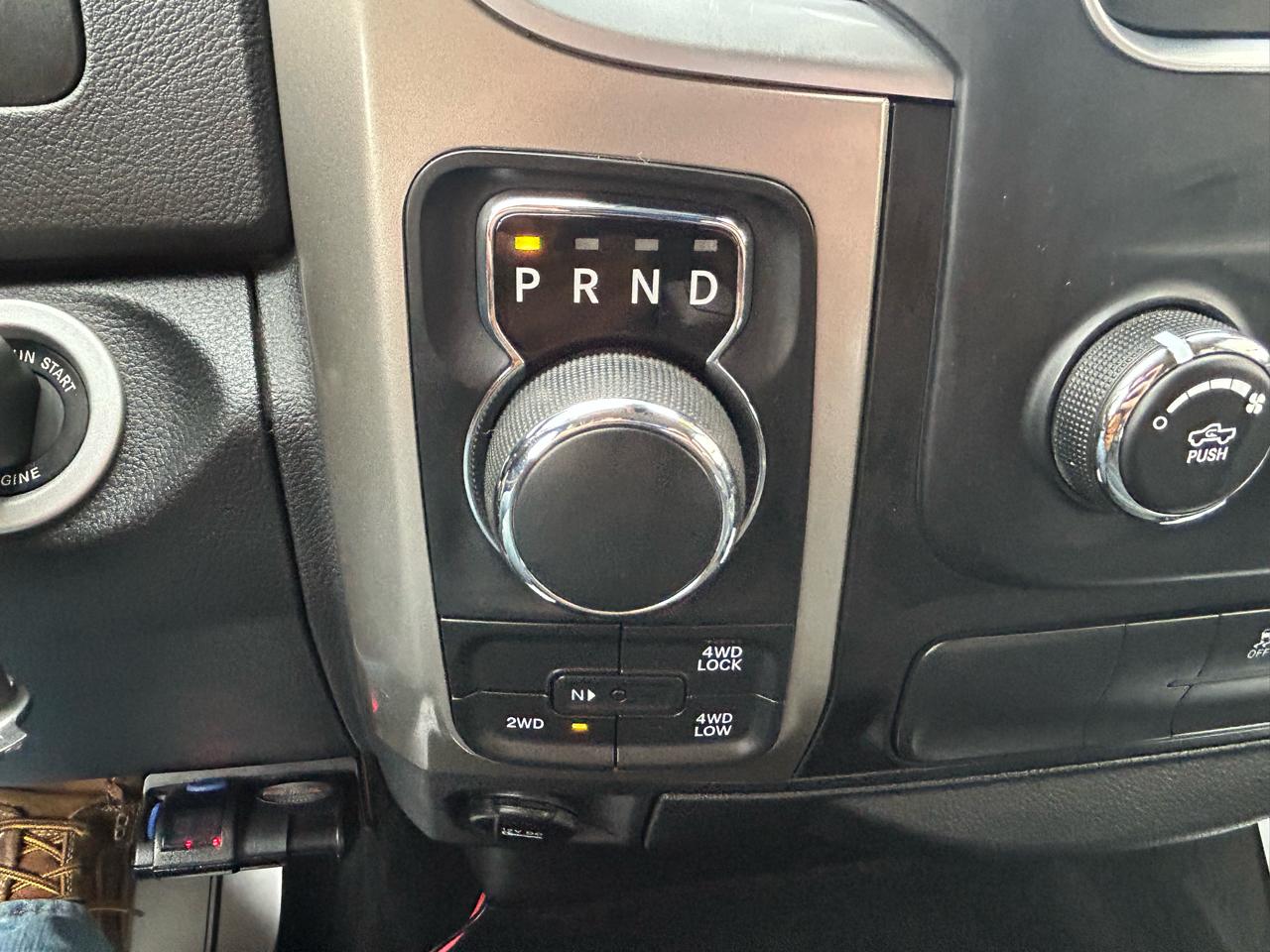 RAM 1500 SLT Crew Cab SWB 4WD 2013