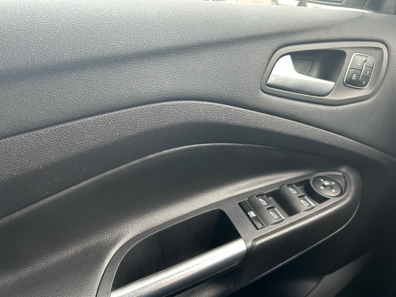 Ford Escape Titanium 4WD 2015