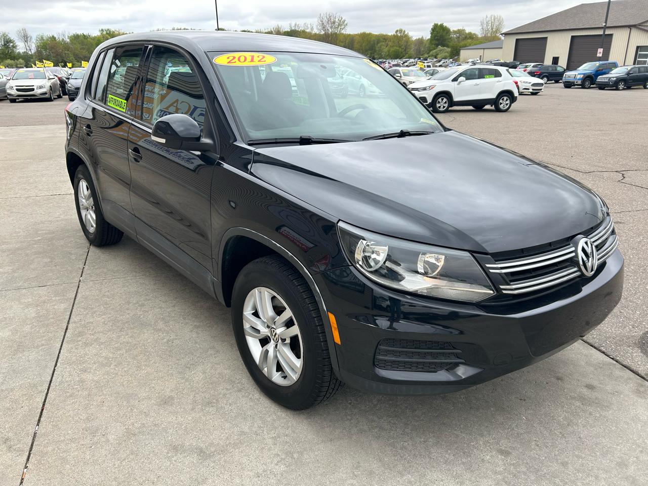 Volkswagen Tiguan S 2012