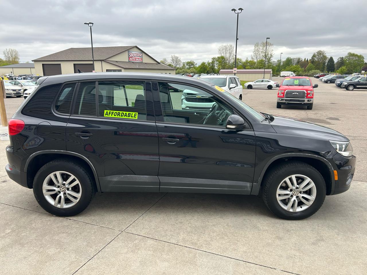 Volkswagen Tiguan S 2012