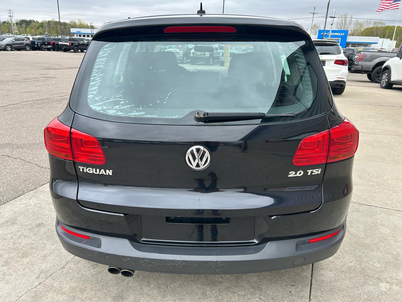 Volkswagen Tiguan S 2012