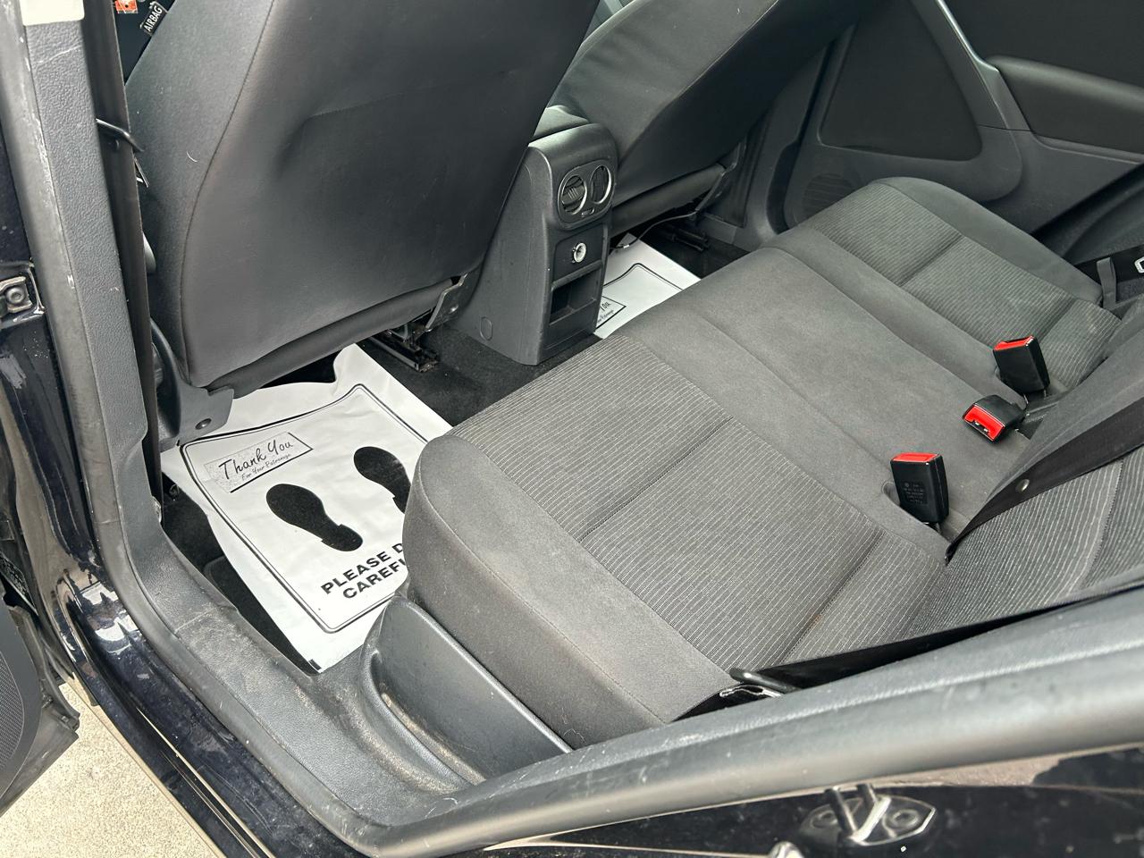Volkswagen Tiguan S 2012