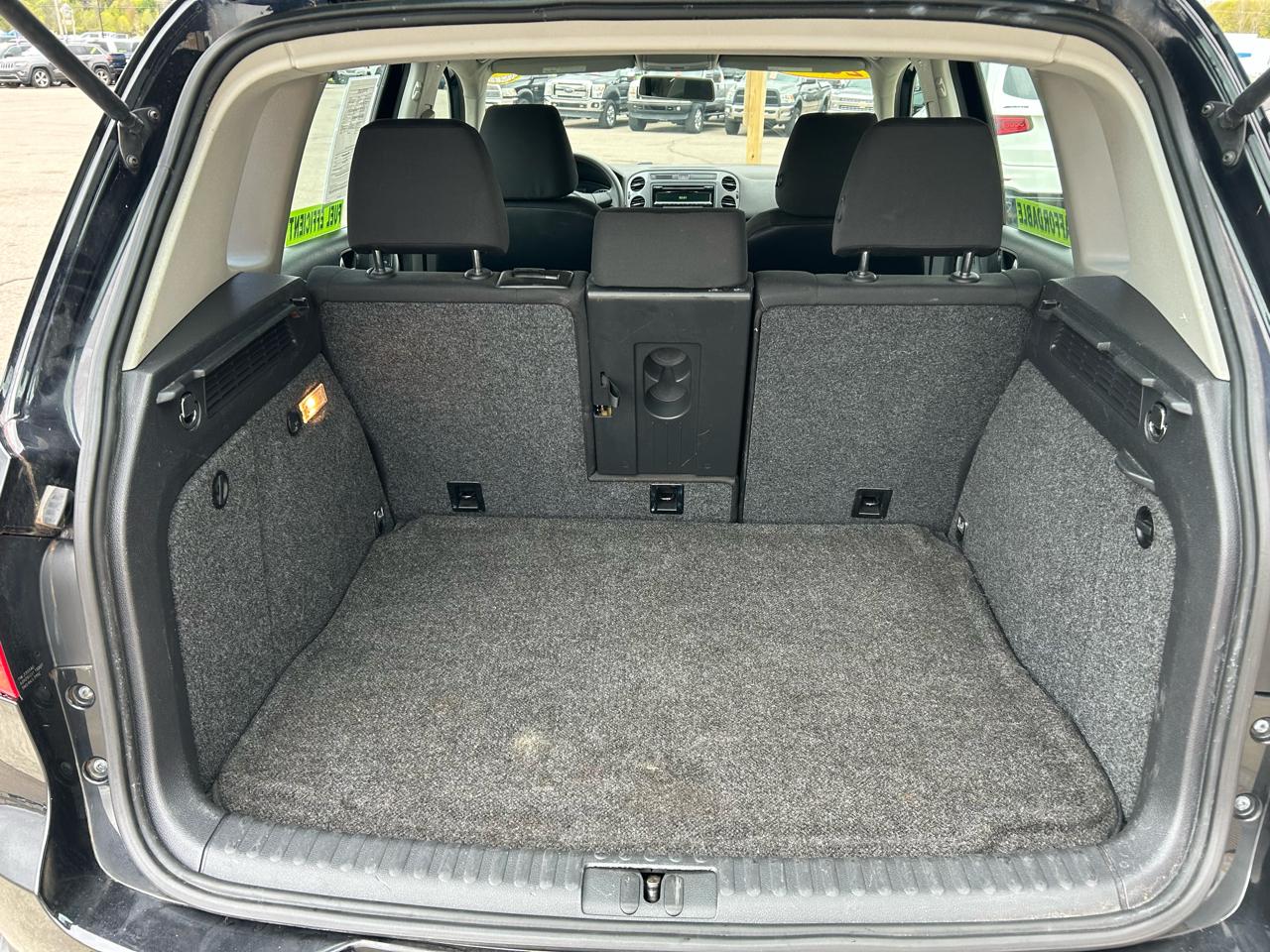 Volkswagen Tiguan S 2012