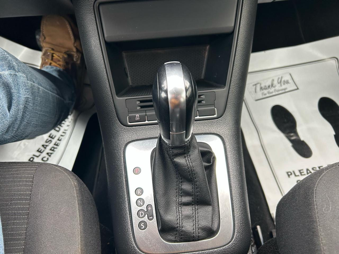 Volkswagen Tiguan S 2012