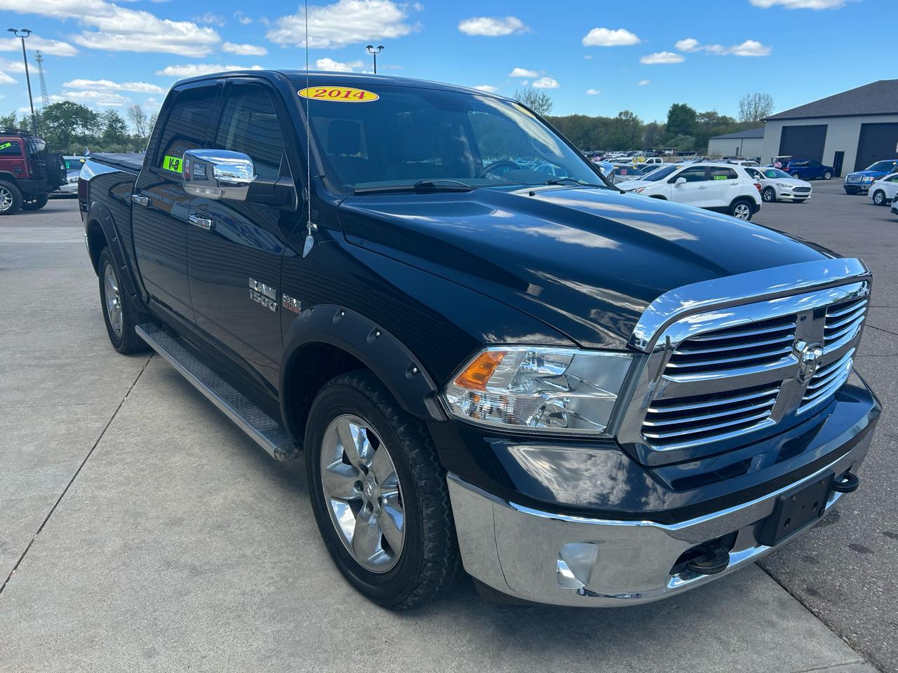 RAM 1500 SLT Crew Cab SWB 4WD 2014