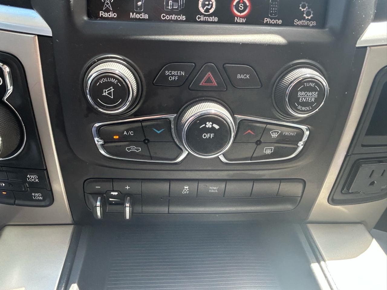RAM 1500 SLT Crew Cab SWB 4WD 2014