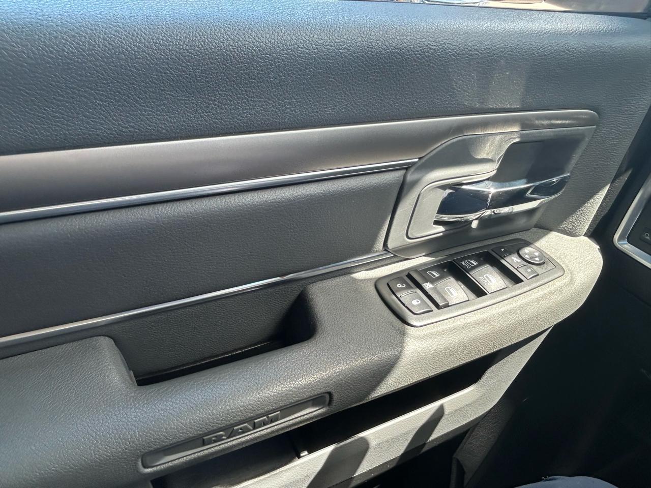 RAM 1500 SLT Crew Cab SWB 4WD 2014