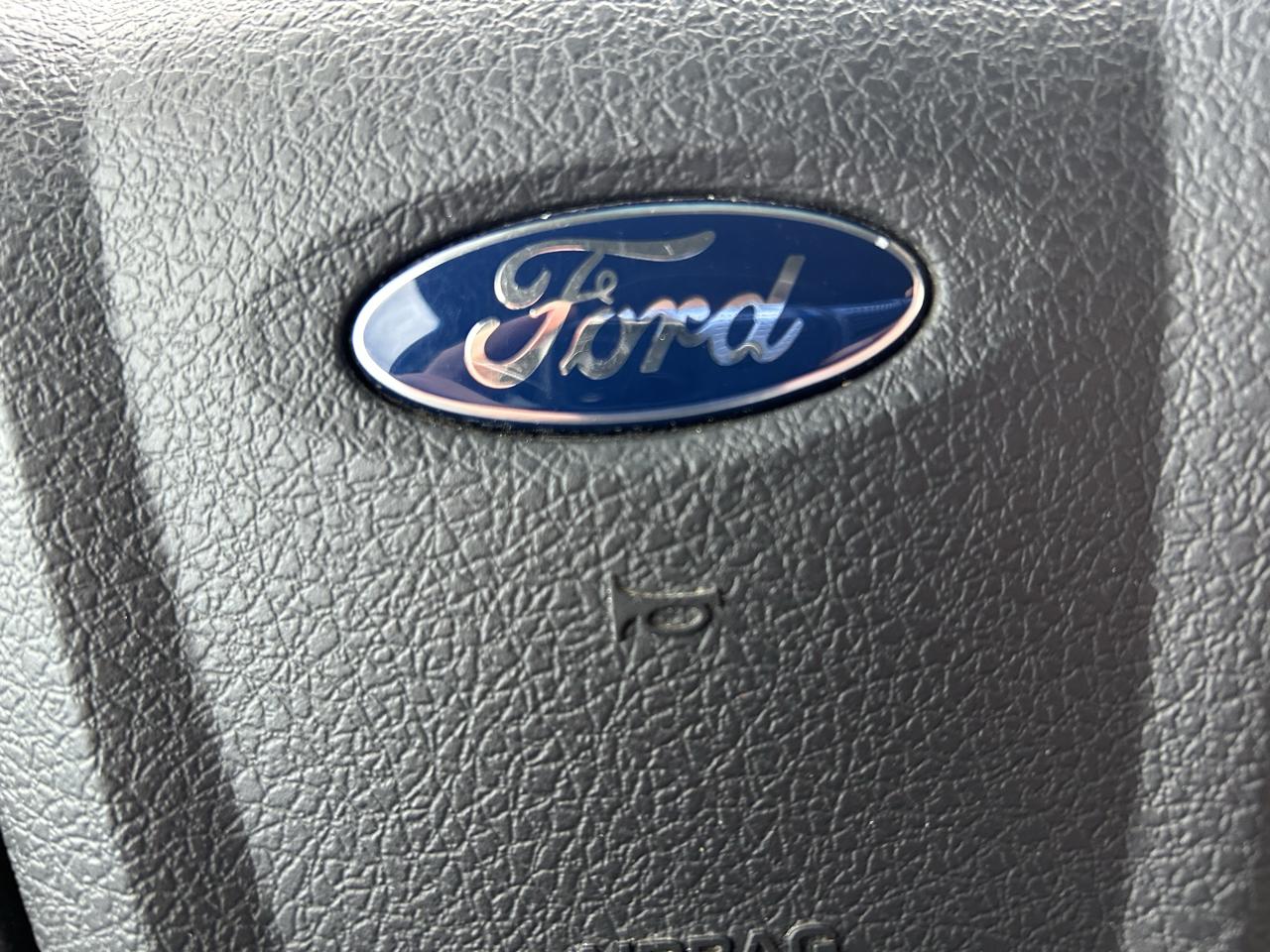 Ford F-150 4WD SuperCrew 145" XL 2014
