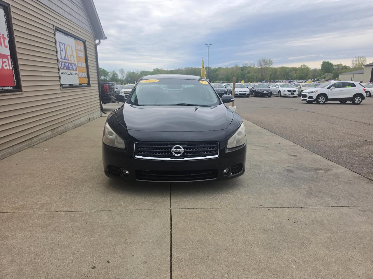 Nissan Maxima SV 2011