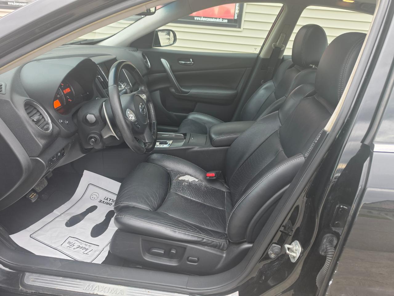Nissan Maxima SV 2011