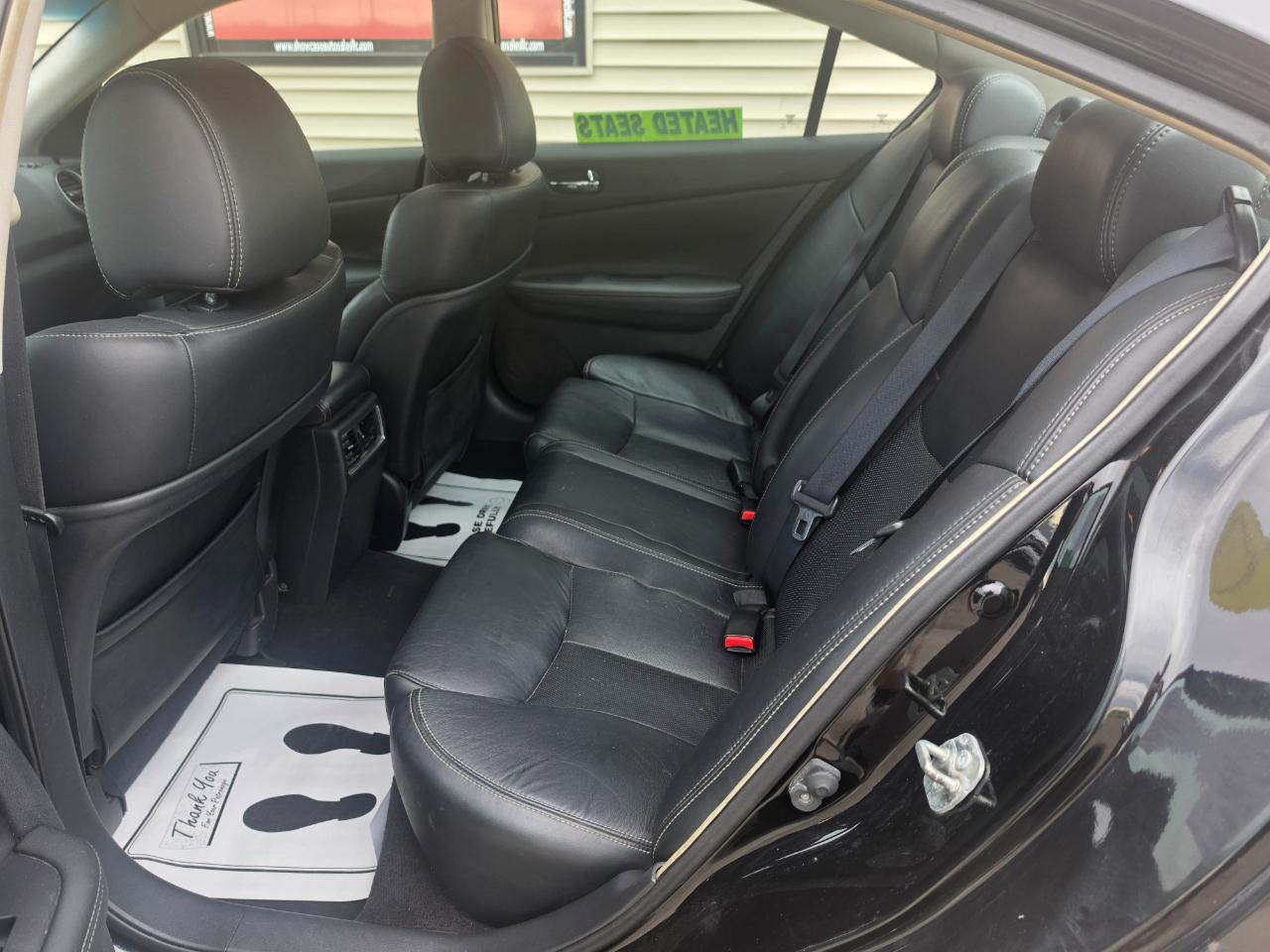 Nissan Maxima SV 2011