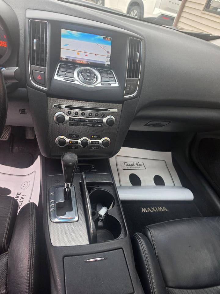 Nissan Maxima SV 2011