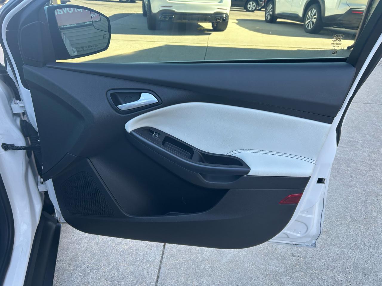 Ford Focus Titanium Hatch 2013
