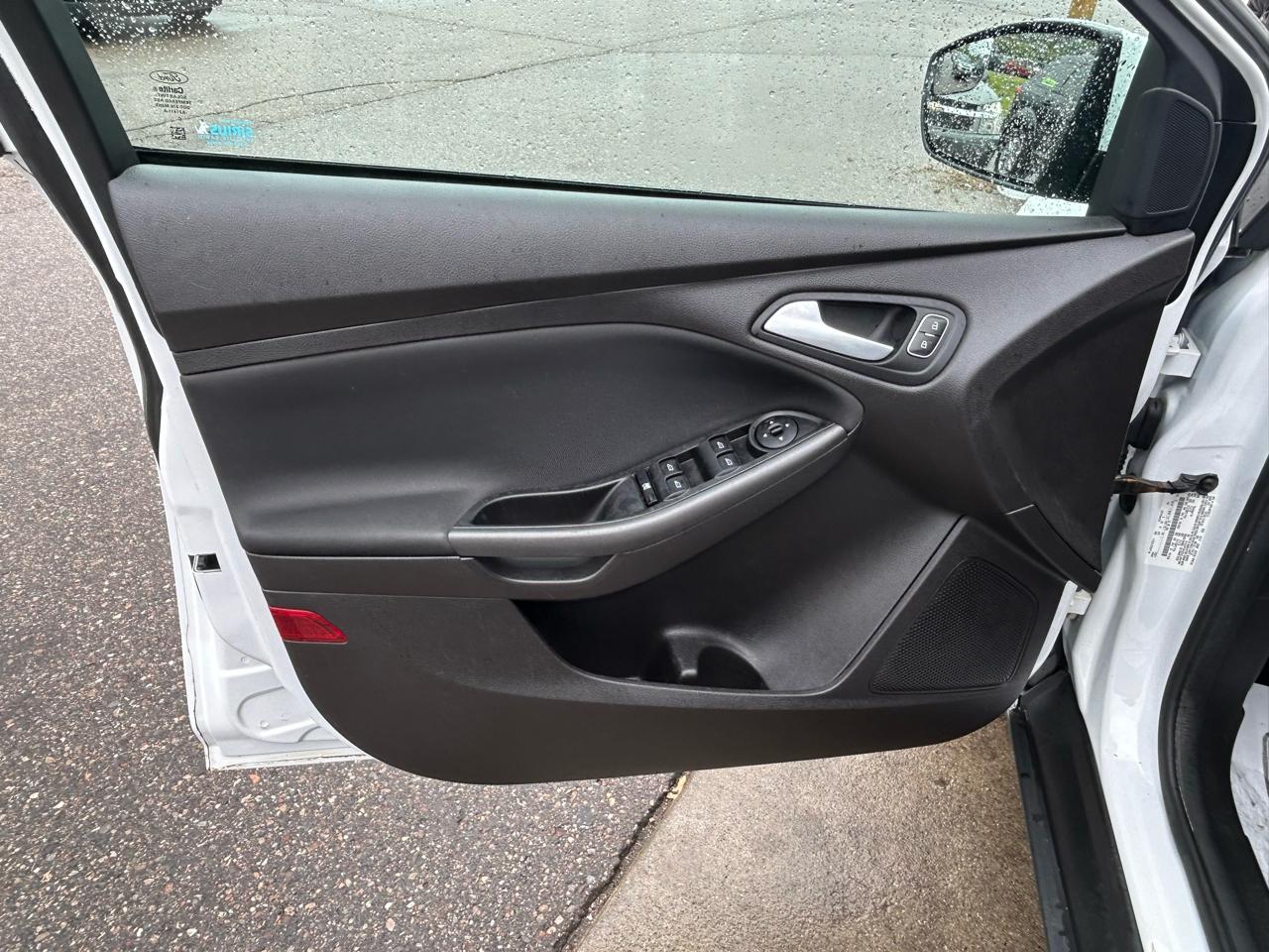 Ford Focus SEL Sedan 2017