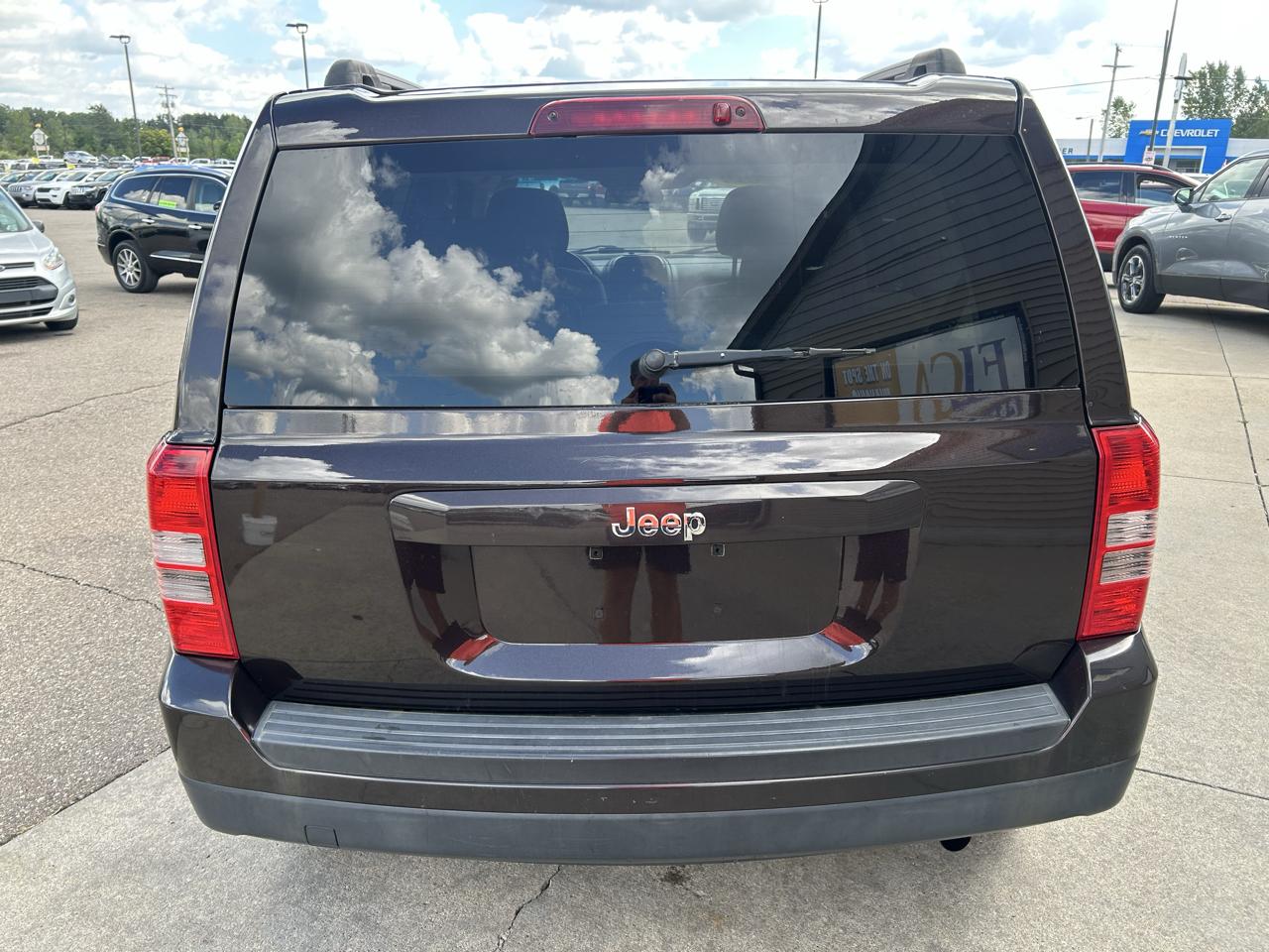 Jeep Patriot FWD 4dr Latitude 2014
