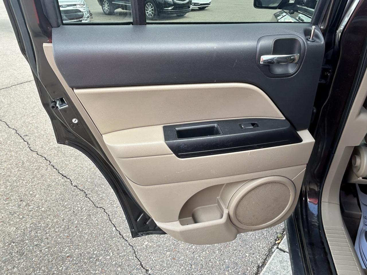 Jeep Patriot FWD 4dr Latitude 2014