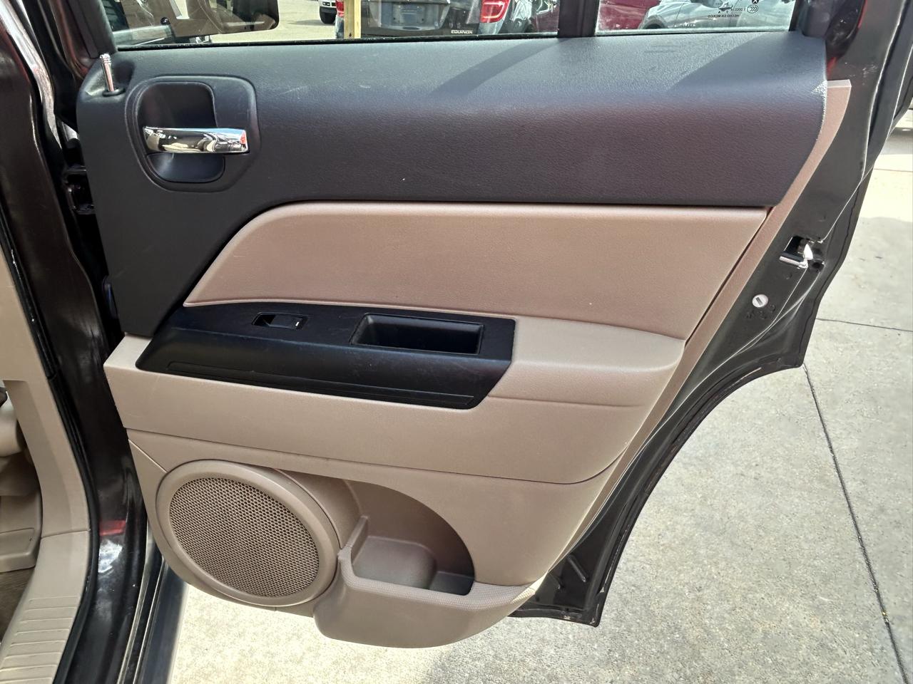 Jeep Patriot FWD 4dr Latitude 2014
