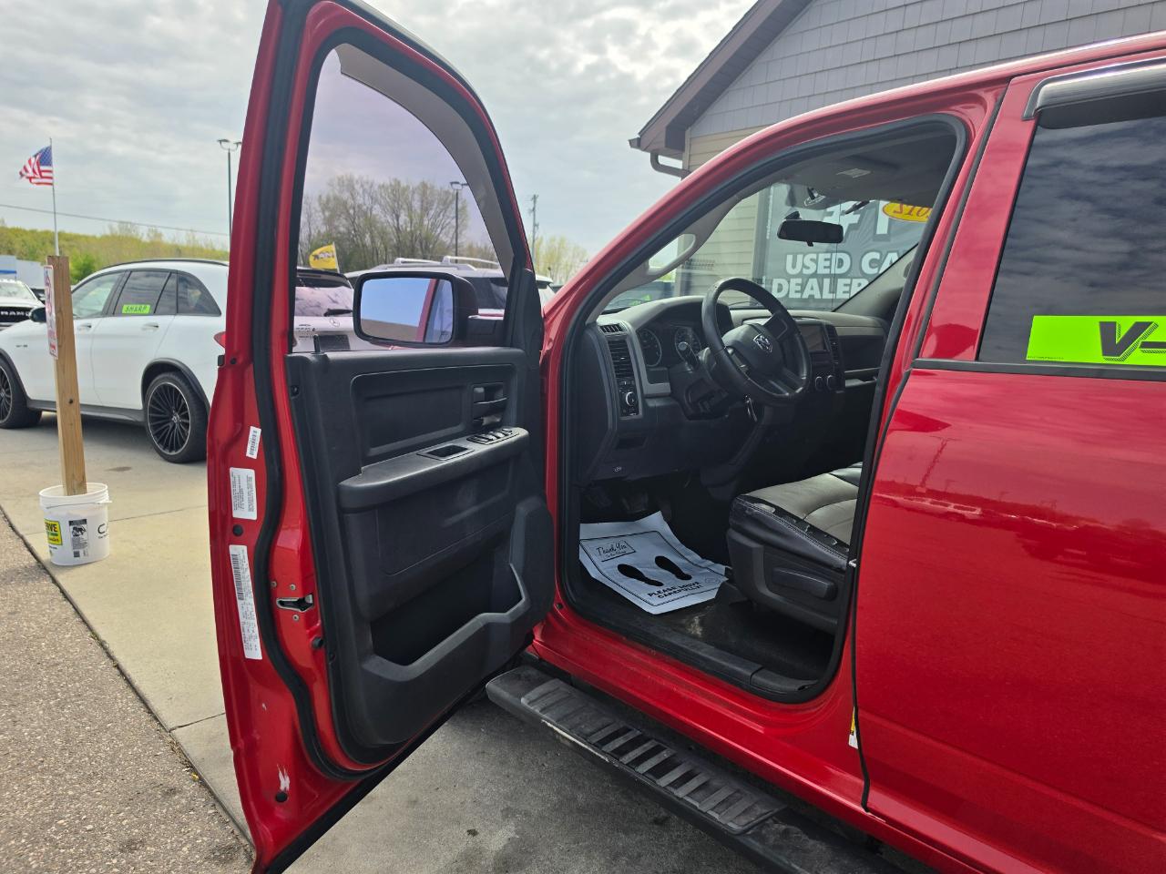 RAM 1500 ST Quad Cab 2WD 2012