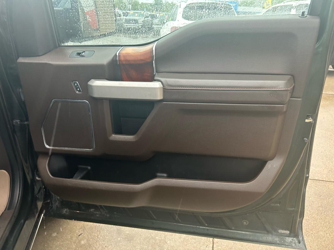 Ford F-150 Lariat SuperCrew 5.5-ft. Bed 4WD 2016