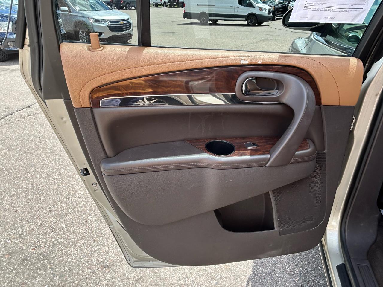 Buick Enclave FWD 4dr Leather 2015