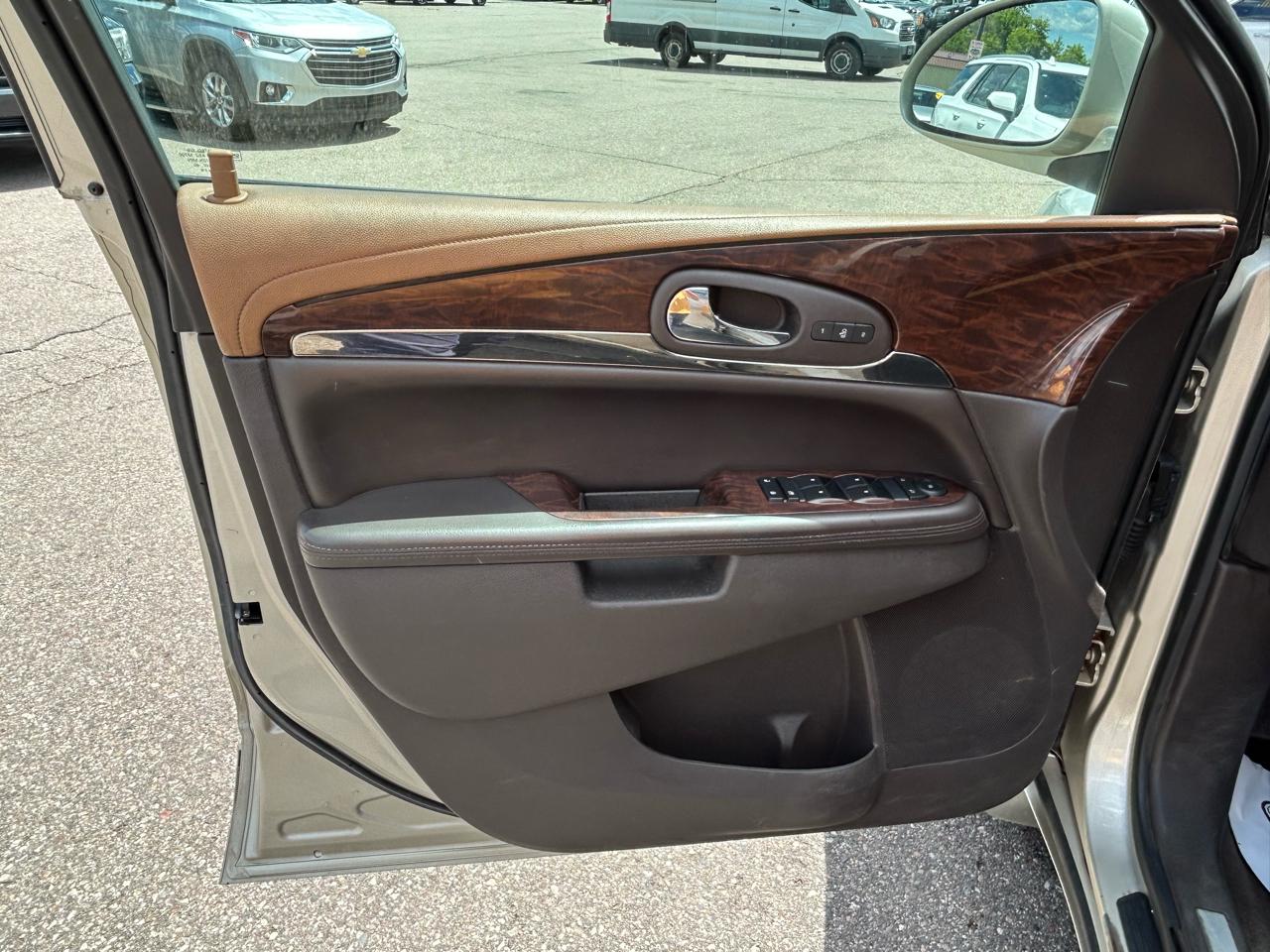 Buick Enclave FWD 4dr Leather 2015