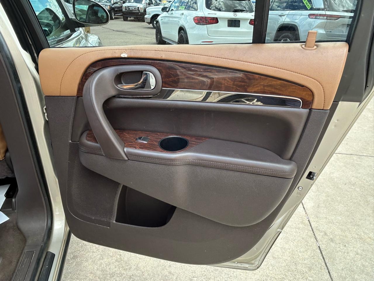 Buick Enclave FWD 4dr Leather 2015