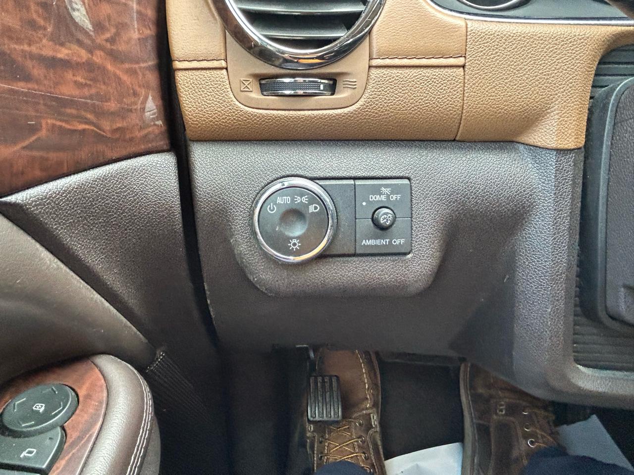 Buick Enclave FWD 4dr Leather 2015