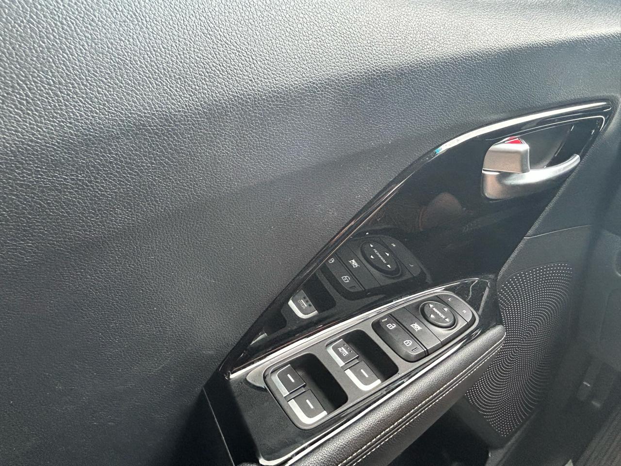 Kia Niro LXS 2020