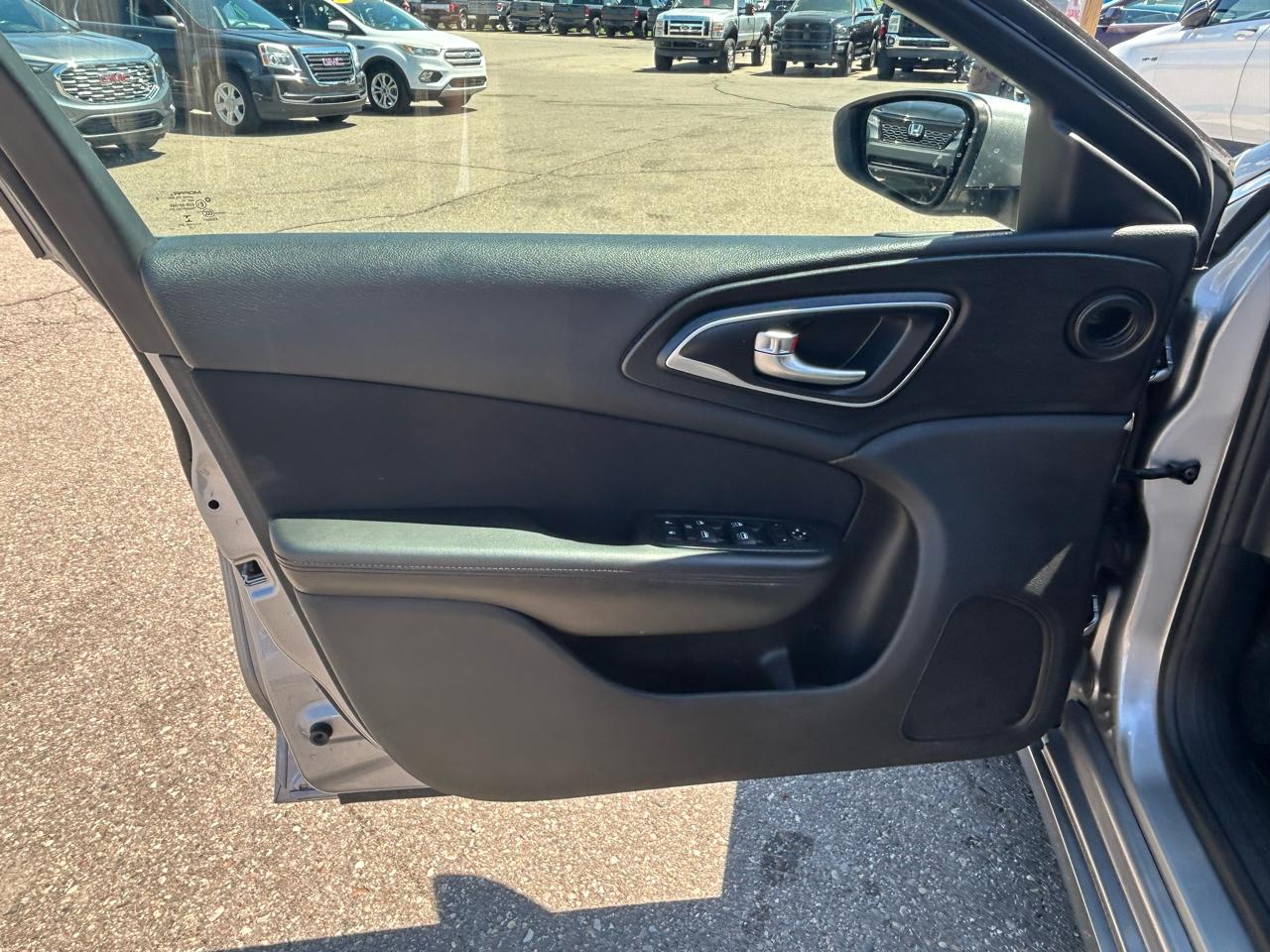 Chrysler 200 Limited 2015