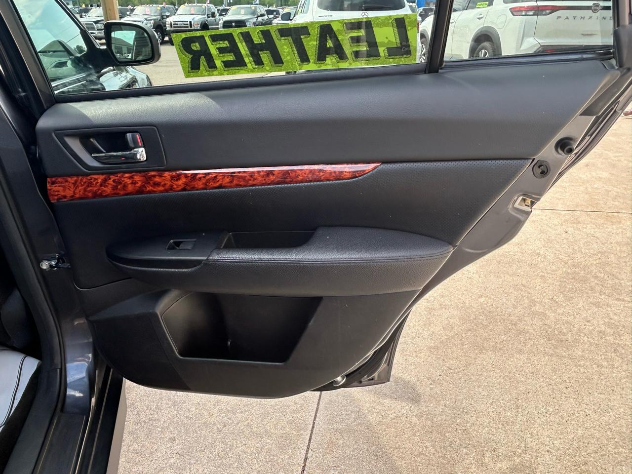 Subaru Outback 2.5i Limited 2012