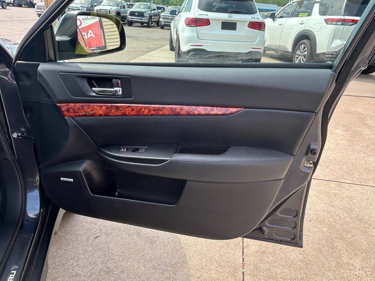 Subaru Outback 2.5i Limited 2012
