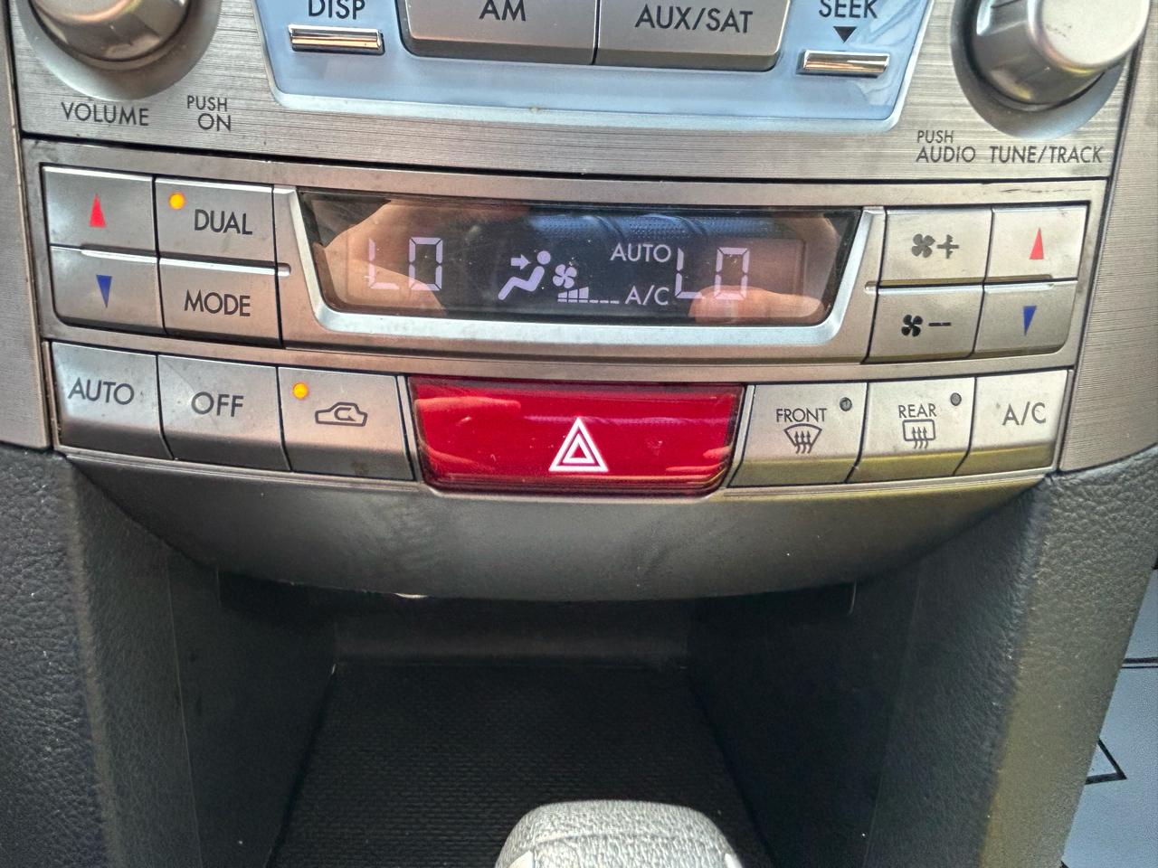 Subaru Outback 2.5i Limited 2012