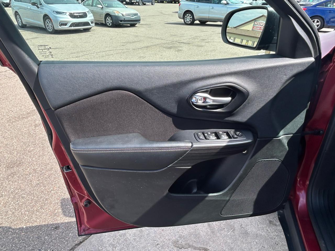 Jeep Cherokee Sport 4WD 2015