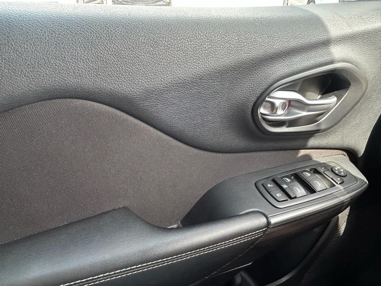 Jeep Cherokee Sport 4WD 2015
