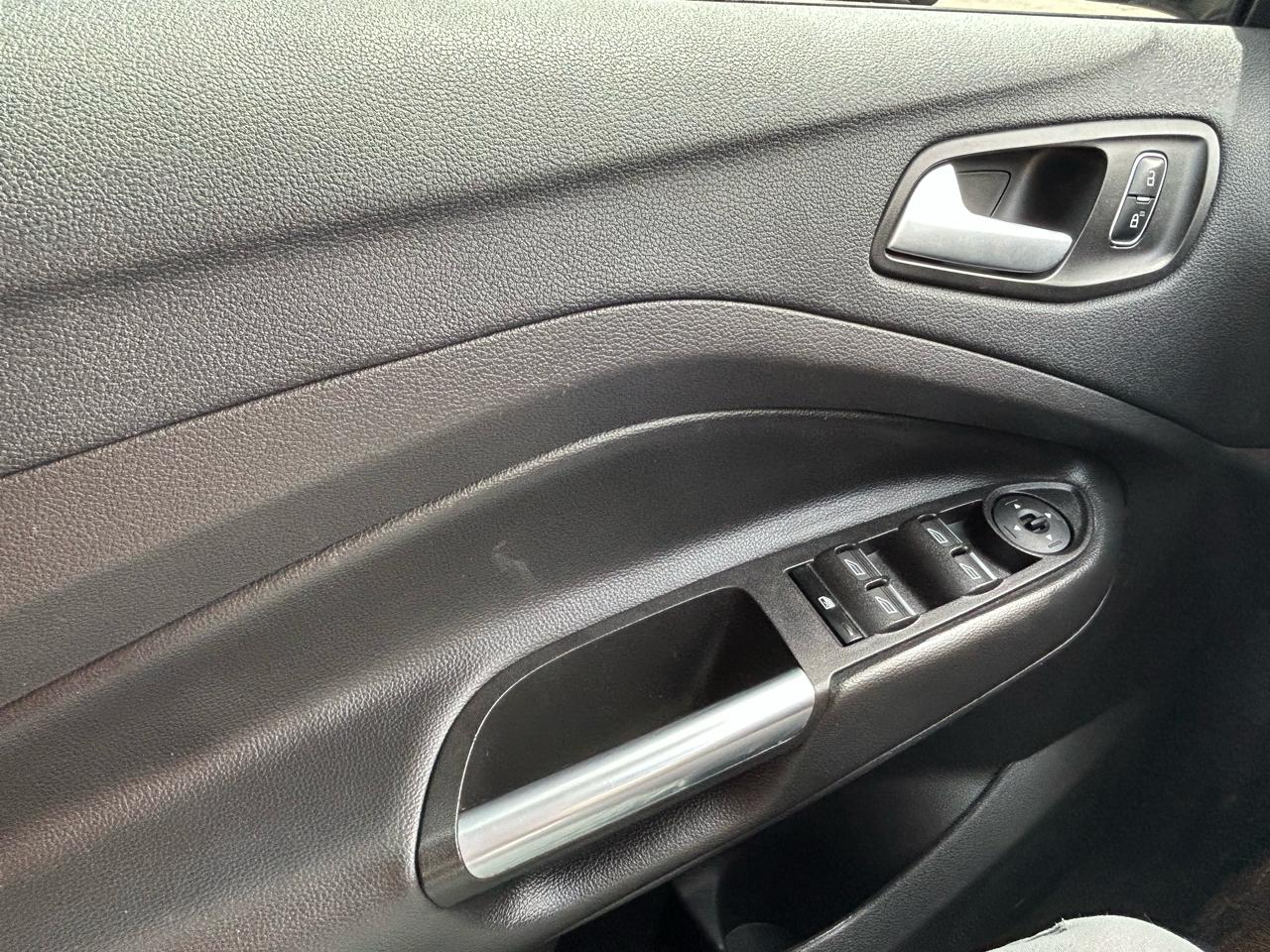 Ford Escape SE FWD 2017