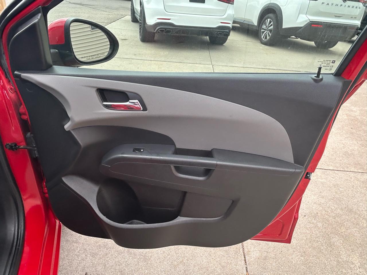 Chevrolet Sonic LTZ 5-Door 2012