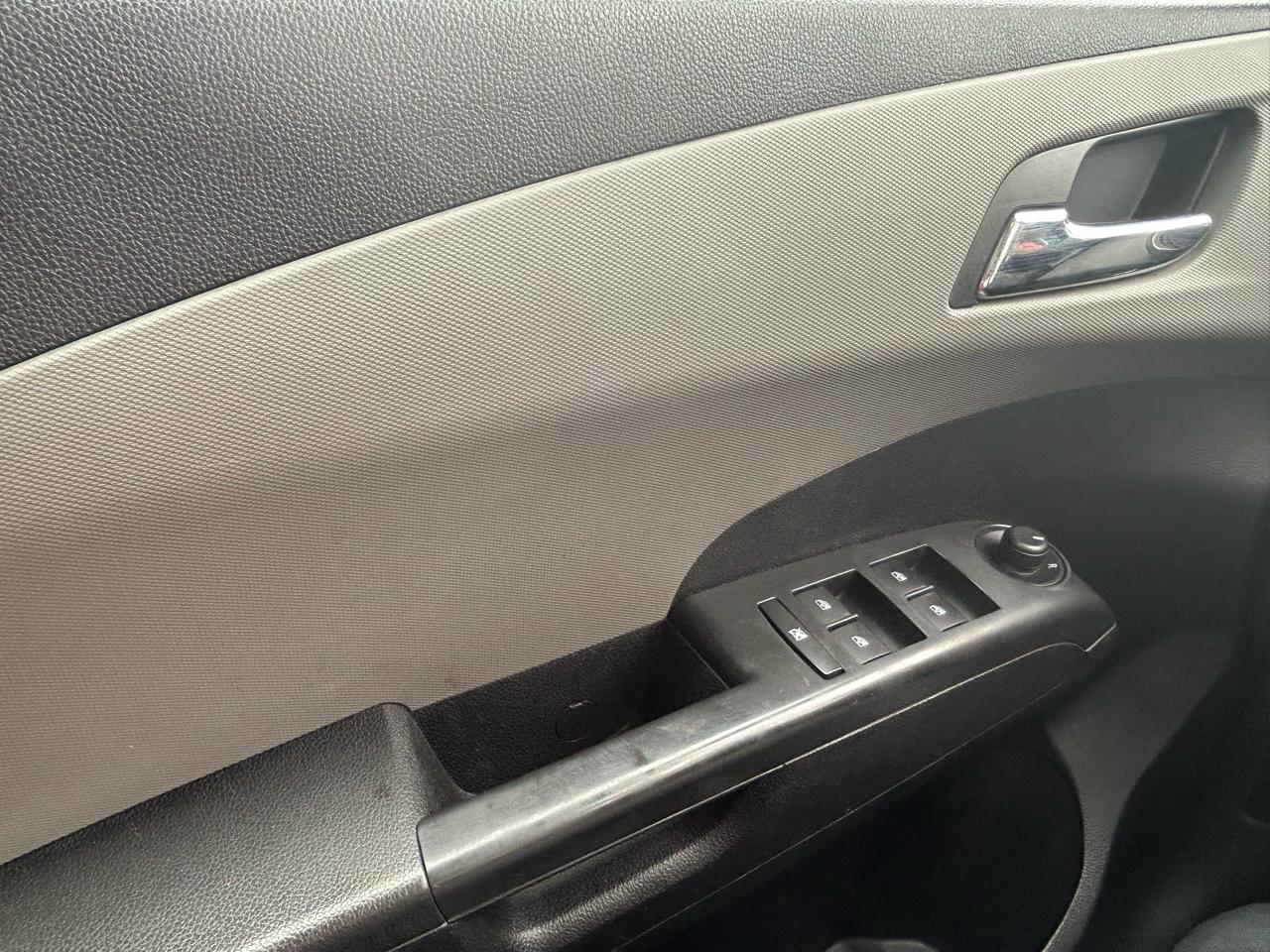 Chevrolet Sonic LTZ 5-Door 2012