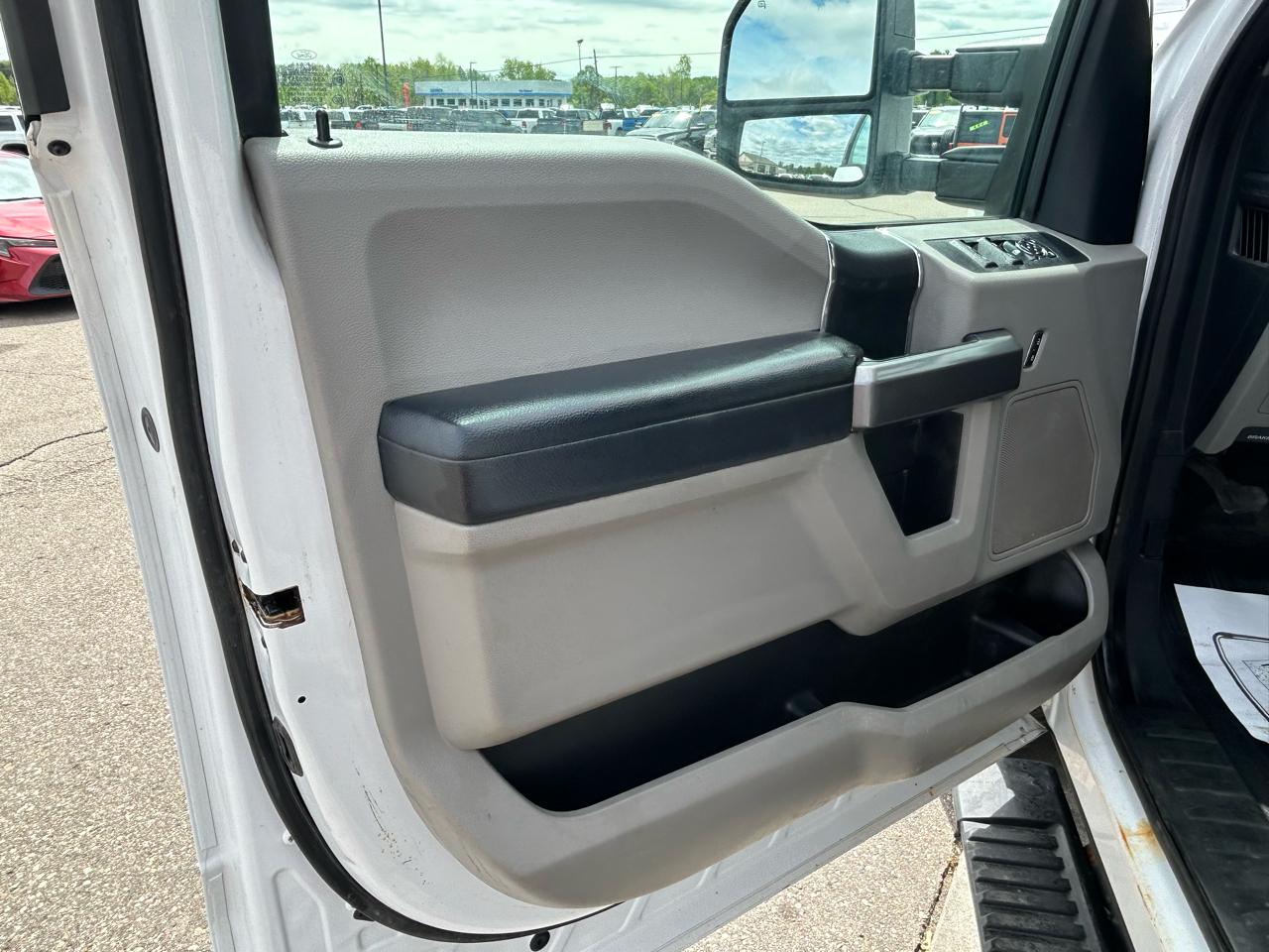Ford F-350 SD King Ranch Crew Cab Long Bed DRW 4WD 2018